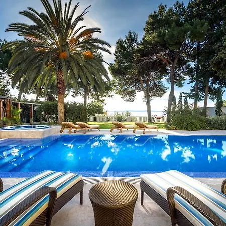 Sleeps 10 Pool Air Con Wifi * Σπλιτ