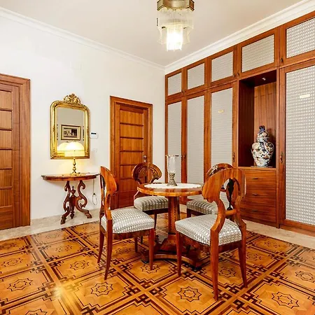 Sleeps 10 Pool Air Con Wifi *