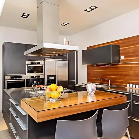 Sleeps 10 Pool Air Con Wifi Villa *